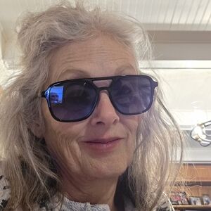 Meet your Posher, Monica